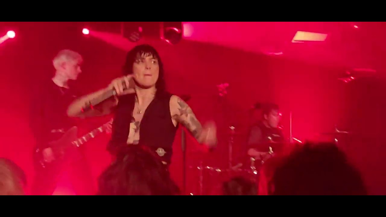 Hot Milk, Bloodstream, live at Trix Antwerp Belgium 6-2-2026 