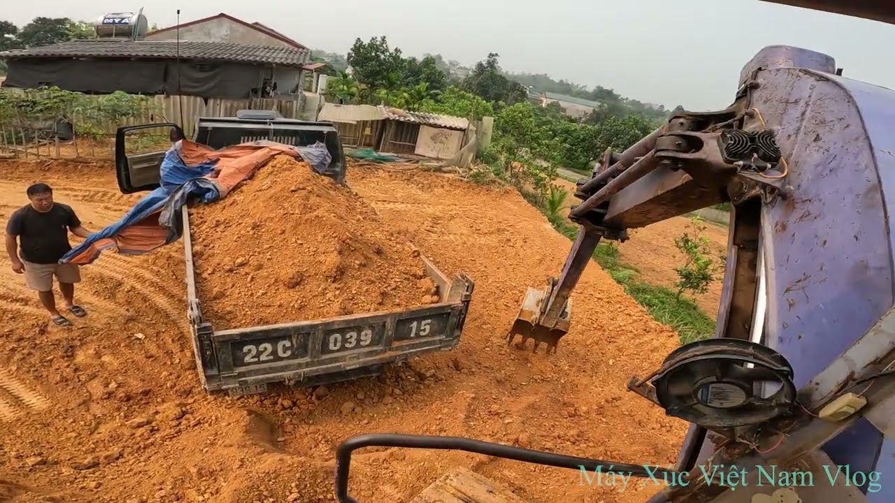 Tập 4. Dọn Phần Mặt Bằng Và Máy Xúc Komatsu Pc 50-2E Xúc Đất Lên Xe Ô Tô 2.5t Chở Xe Đi