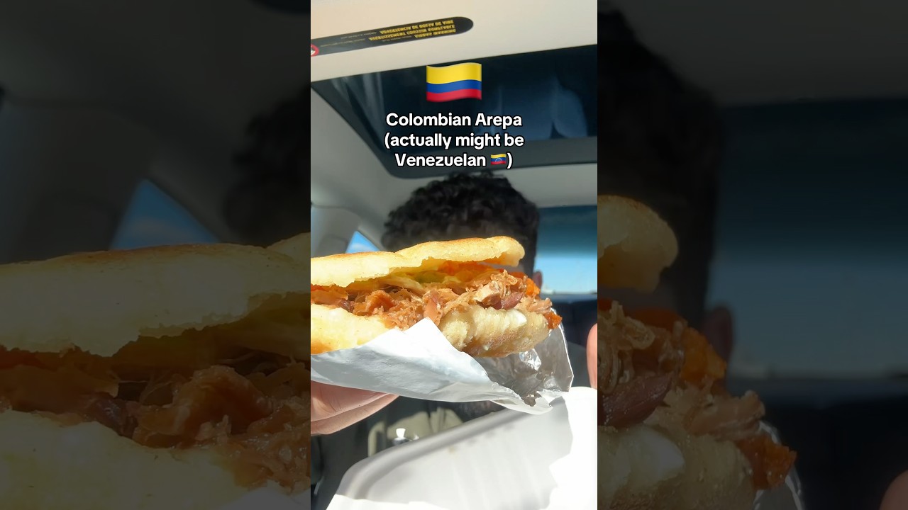 пробую колумбийскую арепу 🇨🇴