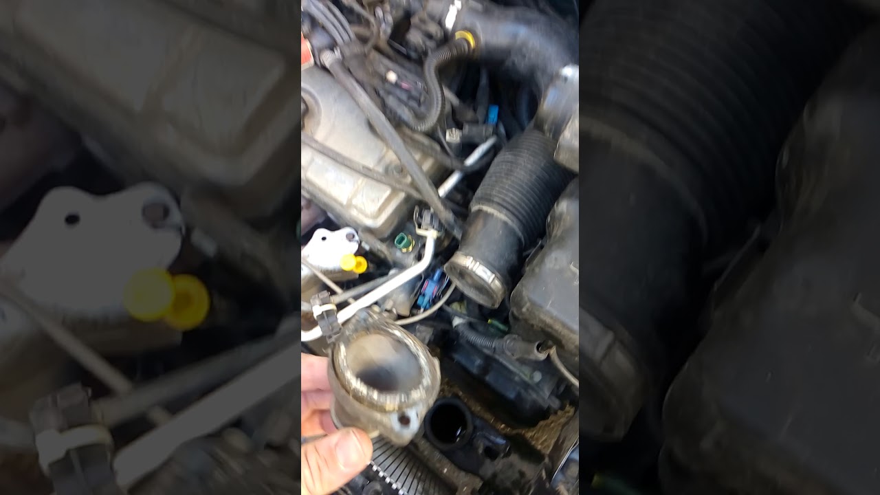 Peugeot 206 1.4 Radyatör suyu, Termostat, Hararet Muşiri Değişimi Bölüm1(Radiator Water, Thermostat)