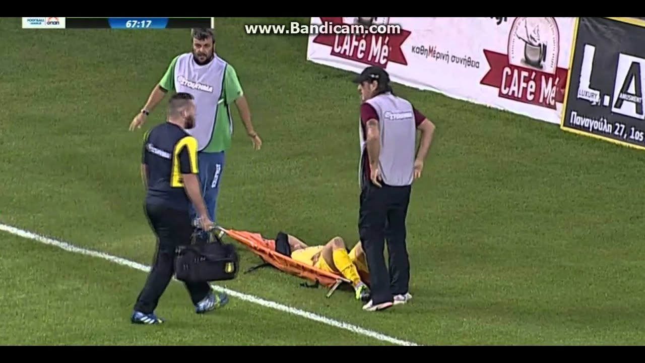 FUNNY Stretchers bearer in Football league Greece (17/10/15)
