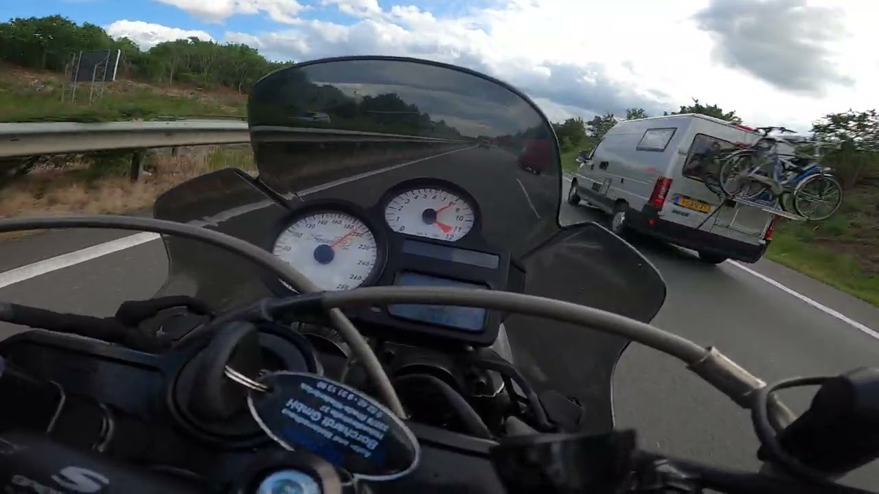 bmw k1200r Autobahn acceleration