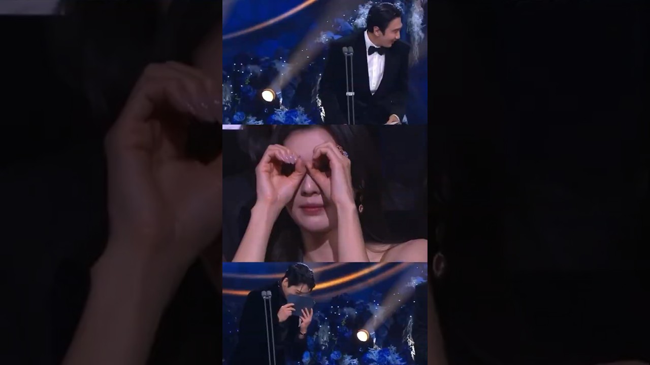 Lee Sun Bin Made KwangSoo BLUSH🤭At #BlueDragonFilmAwards #LeeKwangSoo #LeeSunBin #이광수 #이선빈