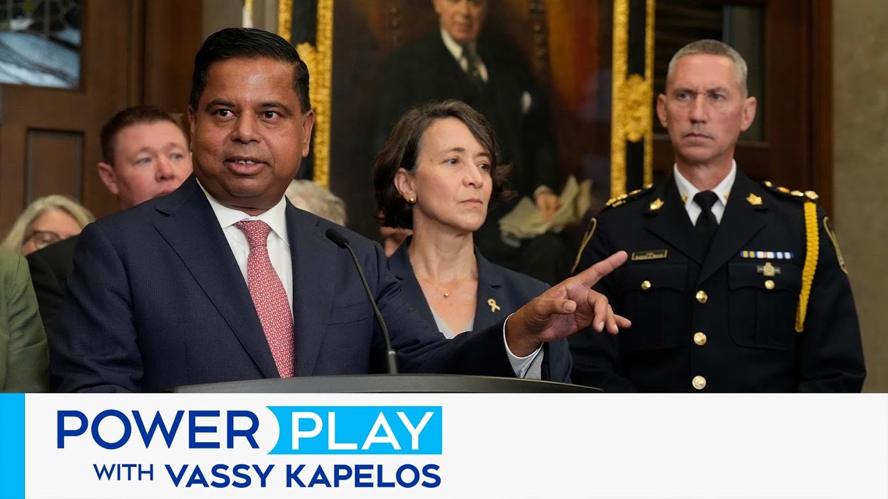 Should the public safety minister step down over his leaked comments on the gun buyback program?