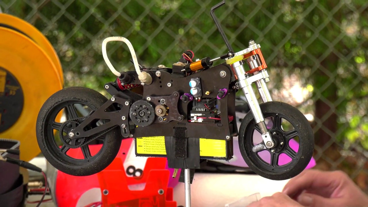 FAST radio controlled (RC) ELECTRIC BIKE / MOTORCYCLE MOTO-GP Racing