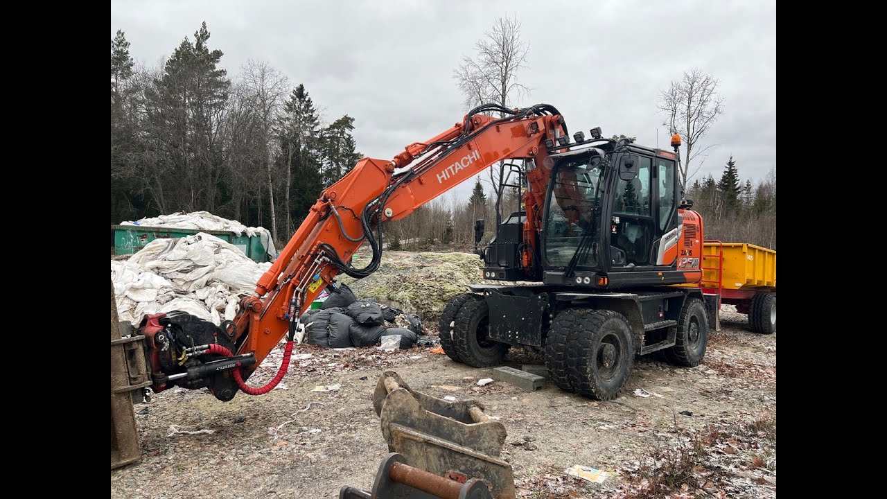 Köp - Hjulgrävare Hitachi ZX135W-7