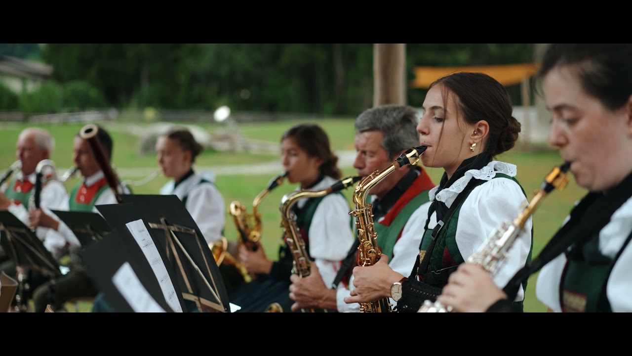 Maiden with the Flaxen Hair - Claude Debussy (Musikkapelle Luttach)