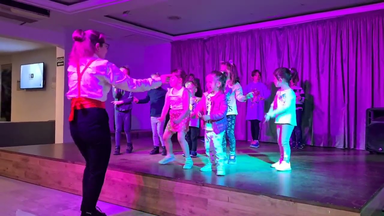 2023-02-04 Veo Veo - Kids Club, Hotel Best Siroco, Benalmadena