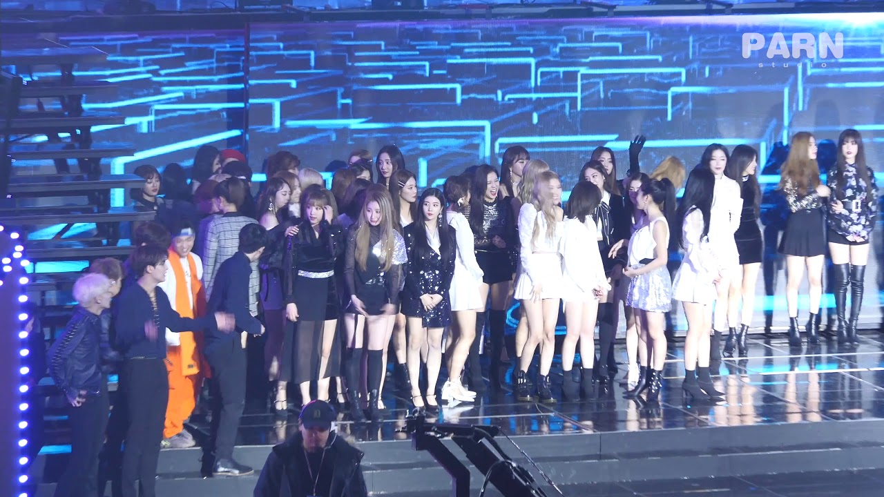 190123 트와이스(TWICE) 가온차트 뮤직 어워드 - 출연자 단체 사진 촬영 (TWICE+IZONE+BLACKPINK+REDVELVET)