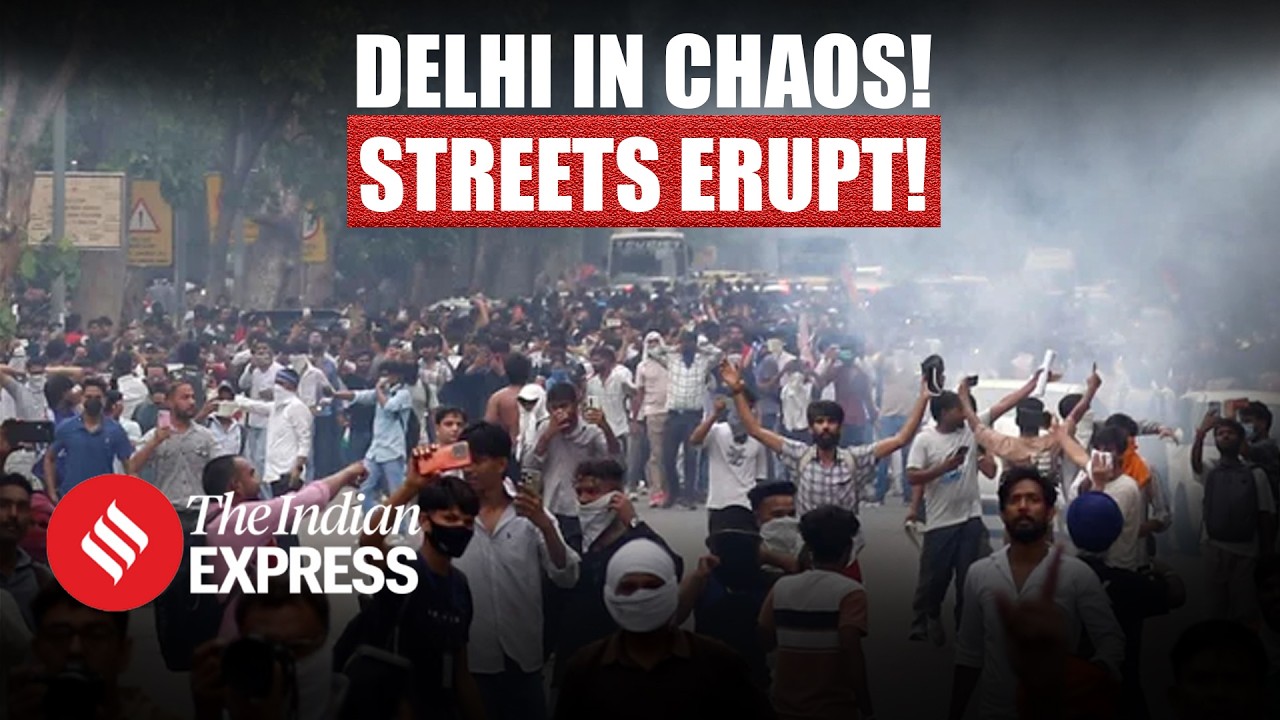 Chaos on Delhi Streets as Protesters Clash With Police During Sansad Chalo