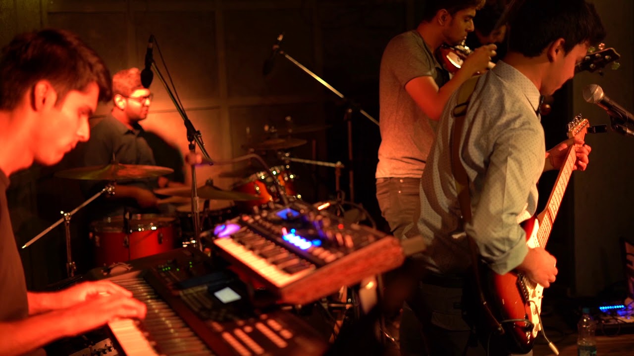 MERAKI (LIVE AT BFLAT, BANGALORE) - SUBMARINE IN SPACE.