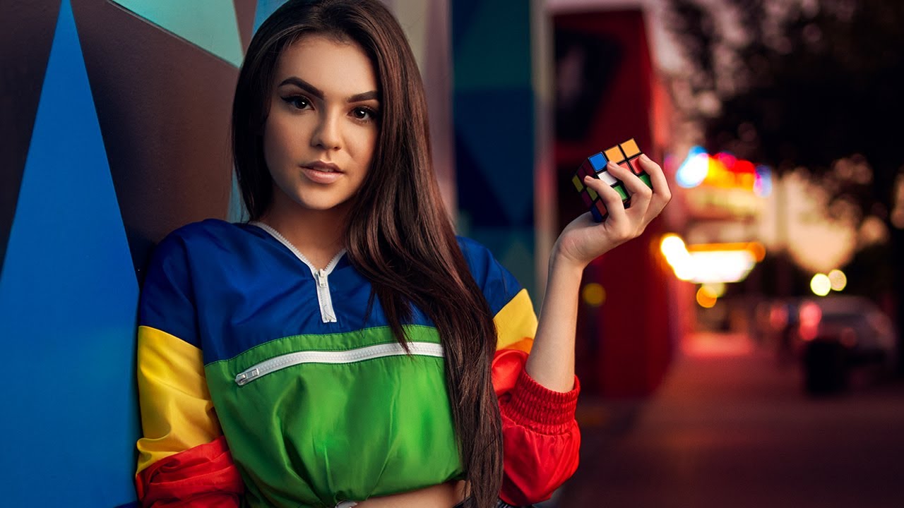 Photoshop 2019 Full Portrait Tutorial (Frequency Separation, Dodge & Burn, Color Grading)