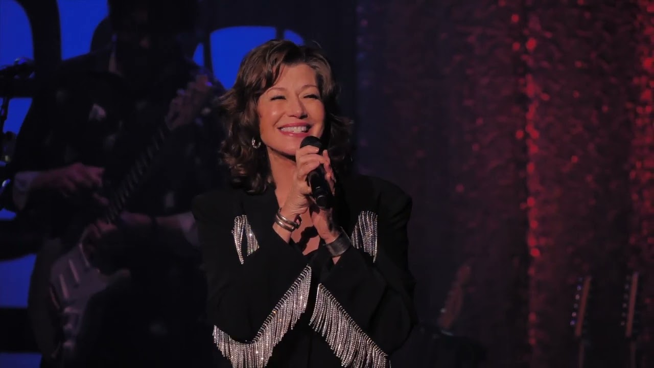 Amy Grant 2023 - Handheld with 200-800mm lens