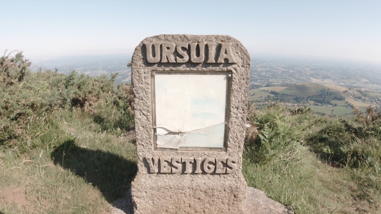 URSUIA Ursuya *** (64)