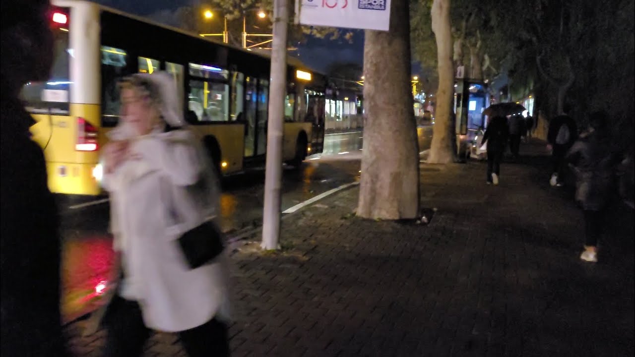 İstanbul'da 22 ile Ortaköy - Kabataş Arası Otobüsle Seyahat