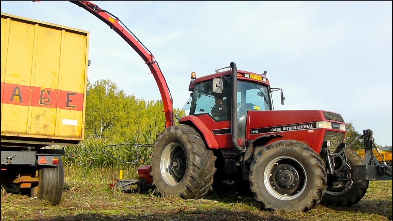 Mais hakselen met CASE International Magnum 7120 + PZ Quattro & International 1255 XL