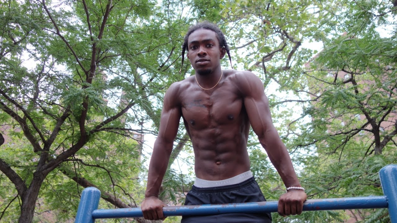 Calisthenics Workout - Cam does 