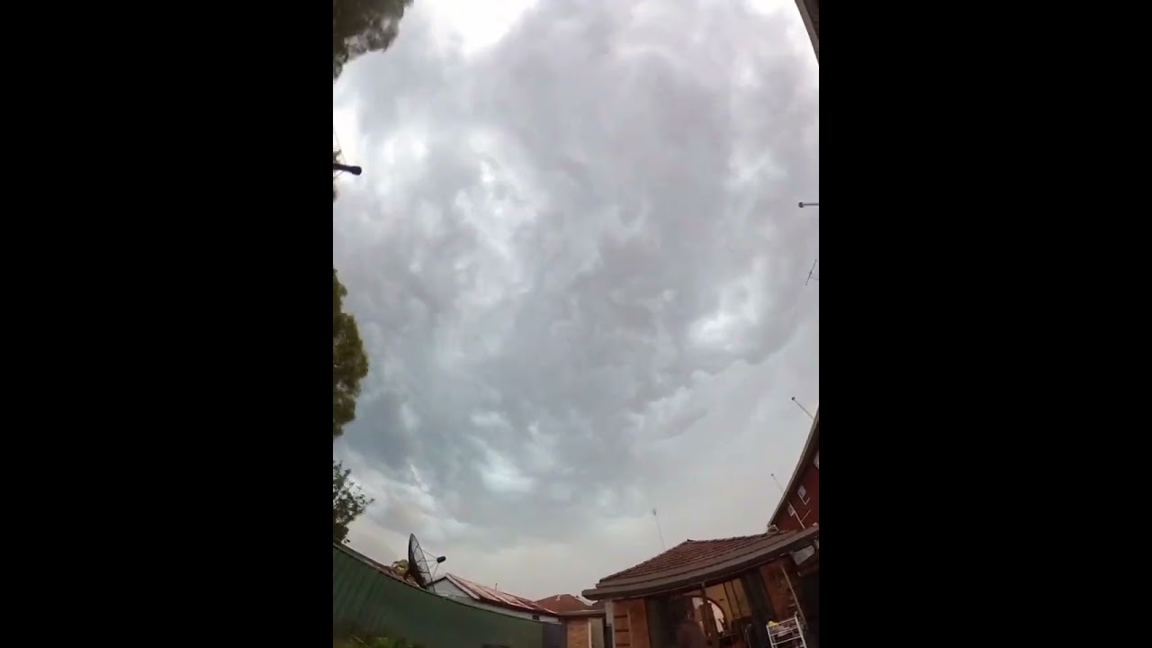 hyperlapse of precursor clouds of a strong storm that hit Sydney early 2023