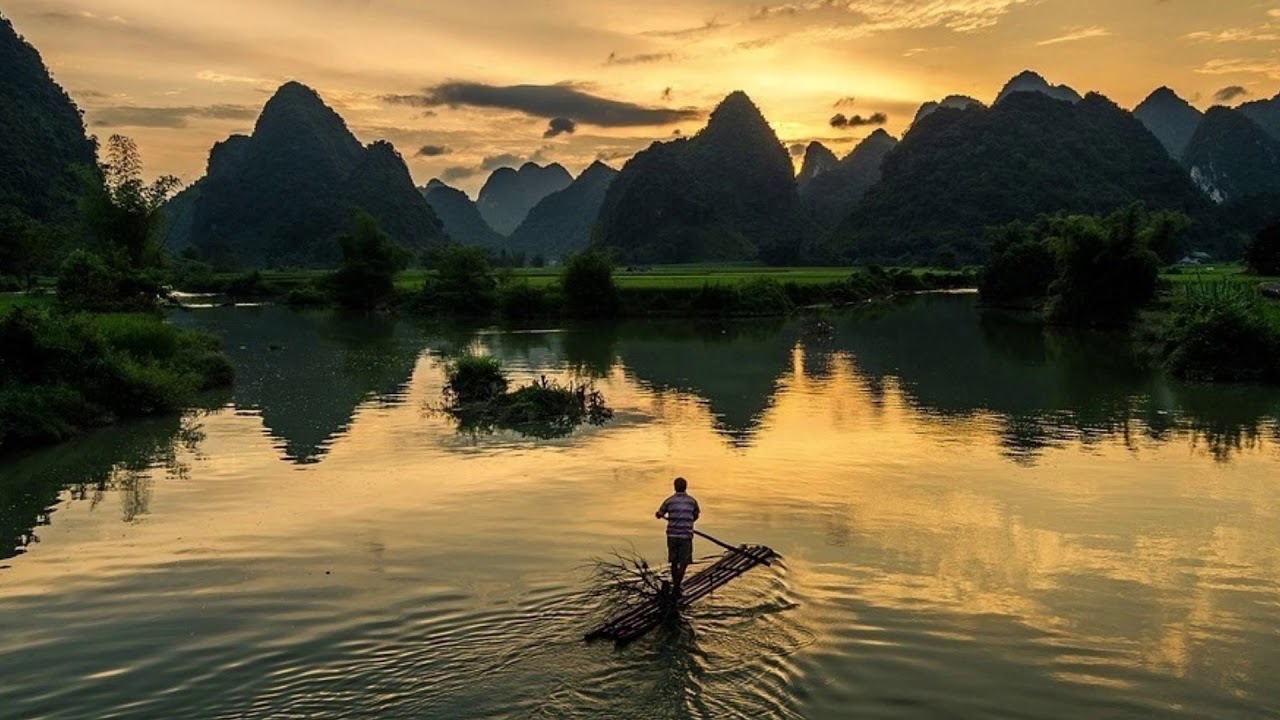 Beyond Rangoon (Hans Zimmer).