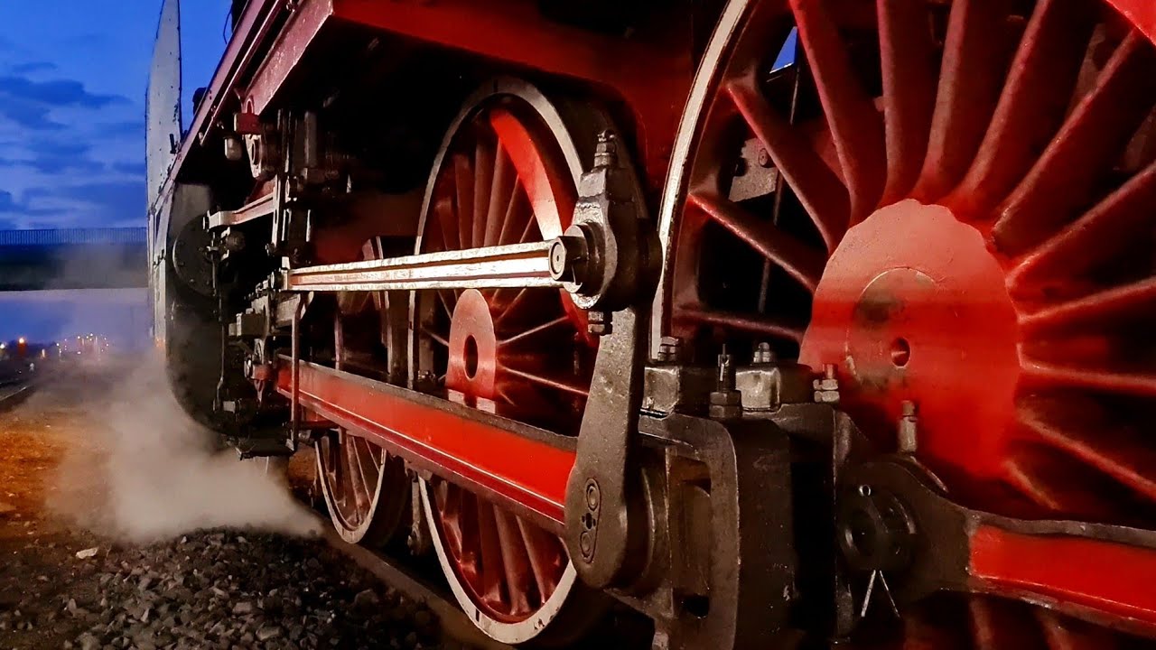 Parowóz Pt47-65, manewry stacyjne i wyjazd z pociągiem 77670, Wolsztyn, 10.09.2021.