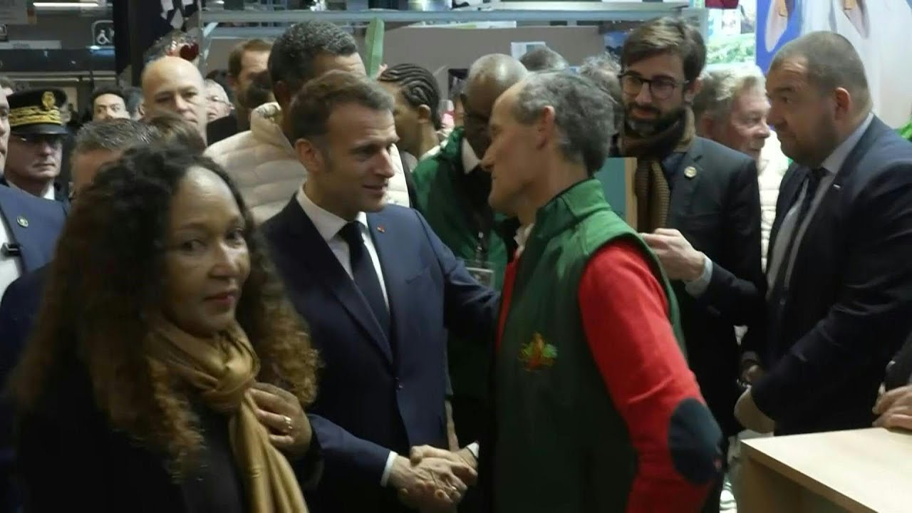 Macron arrives to open 2026 Paris Agricultural Show amid absence of cows | AFP