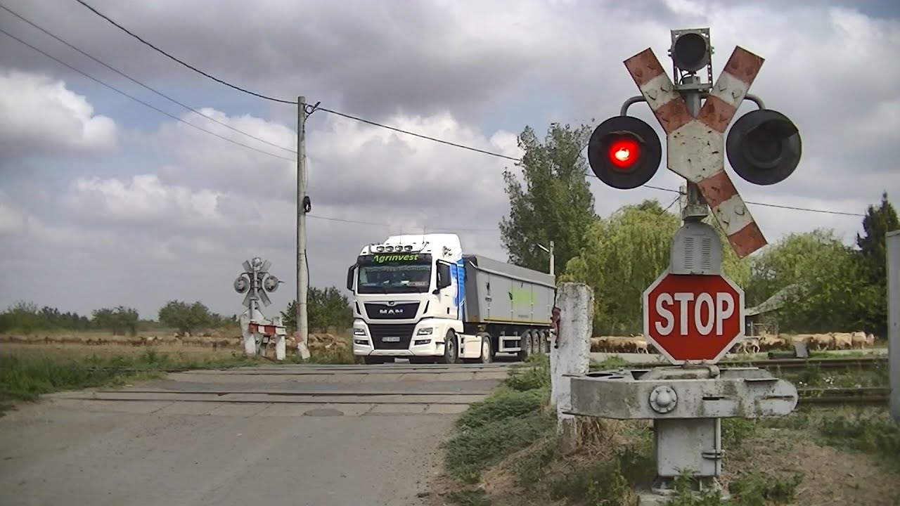 Spoorwegovergang Balaciu (RO) // Railroad crossing // Trecere la nivel