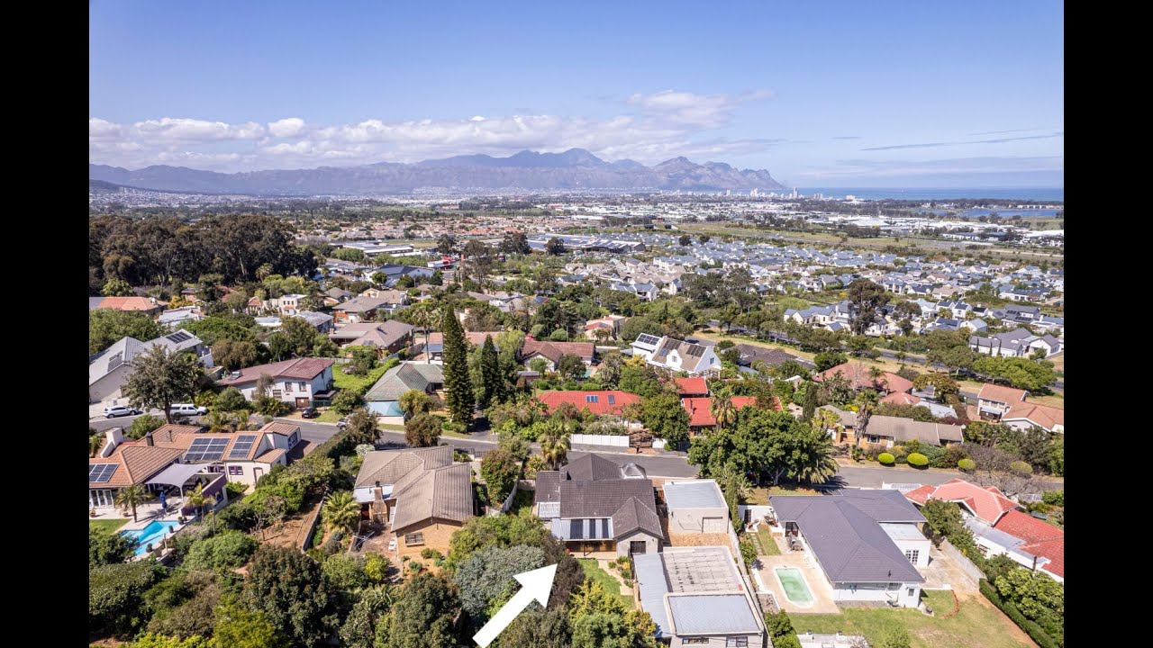 Sold. R3 995 000 House 4-Bed + Flatlet 2-Bed. Somerset West 1km from R44 & N2 ☎️Philip 0832967642