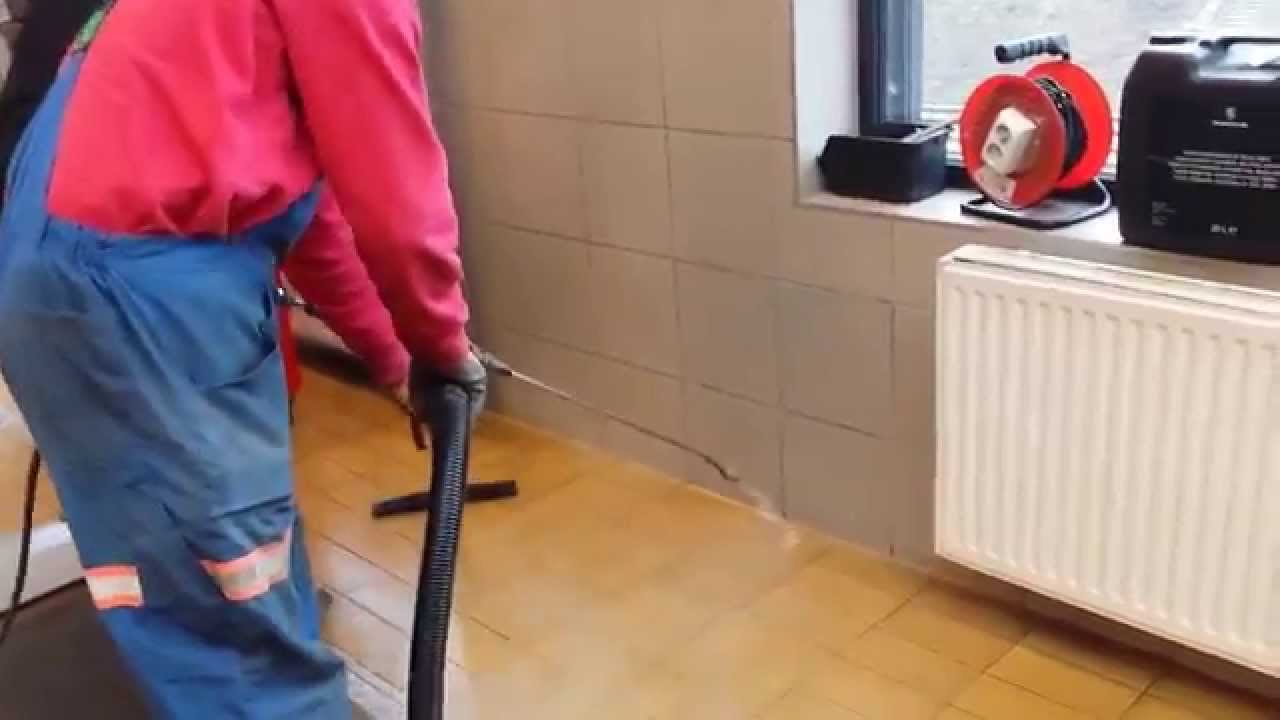 Mycie gresu na ścianach wewnątrz Klawikowski