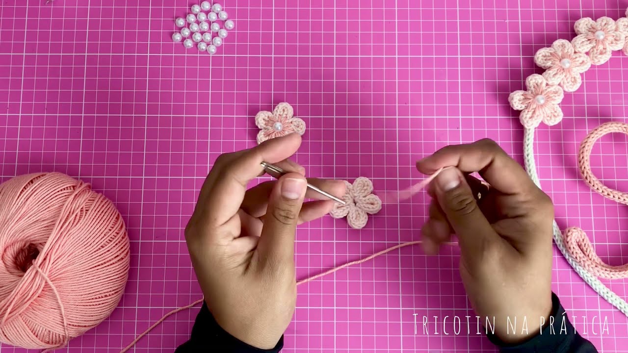 Miolo da mini flor em tricotin (VÍDEO  2)