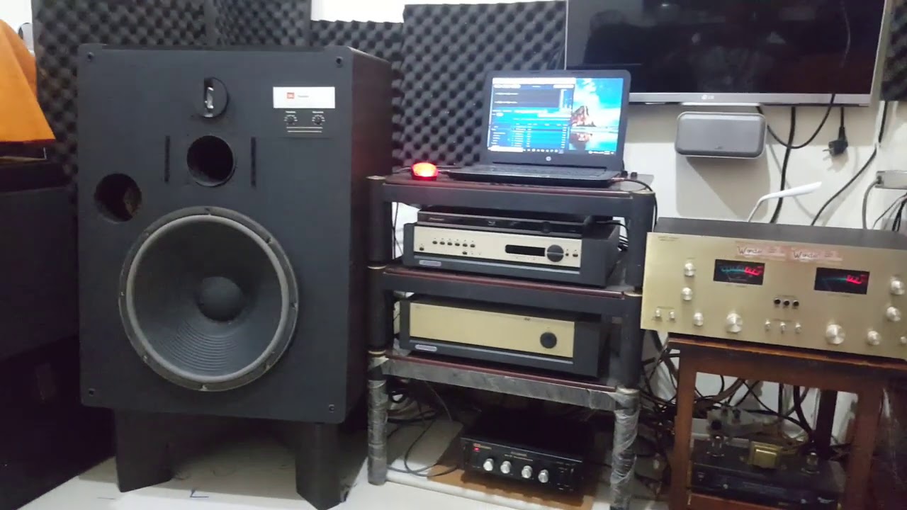 JBL L300 Summit