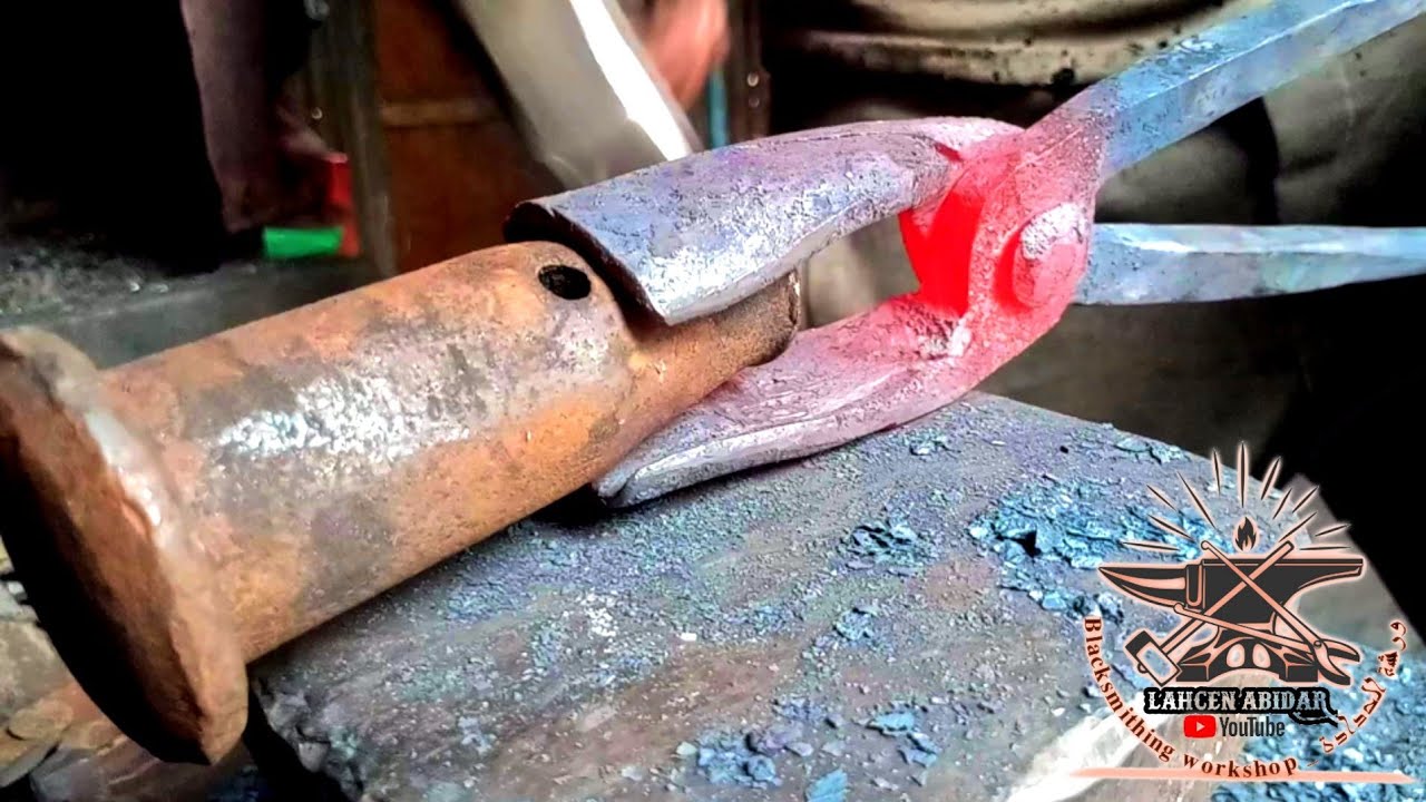 كيفية صنع ملاقط الحدادة / How to make blacksmith tongs