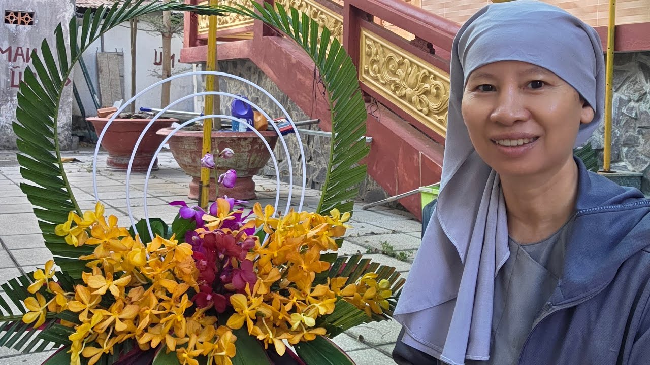 CẮM HOA KHÓA TU MỘT NGÀY CHÙA LINH QUANG, ẤP 2 BẾN CỦI XÃ LỘC.NINH. TỈNH TÂY NINH. 