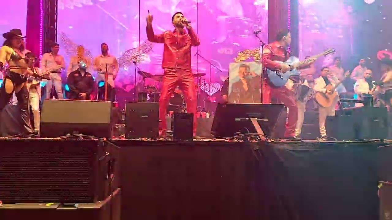 A.M.O.R en vivo #losparras #arenacdmx @losparras.official @losparras.official 