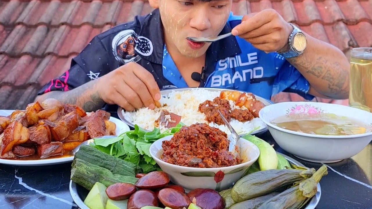 ဝက်သားနီ ဗူးသီးဟင်းခါး မရမ်းသီးငပိကြောတို့စရာ ကိုယ်ချက်ကိုယ်စား အက် 🤤🥵#BOYMK