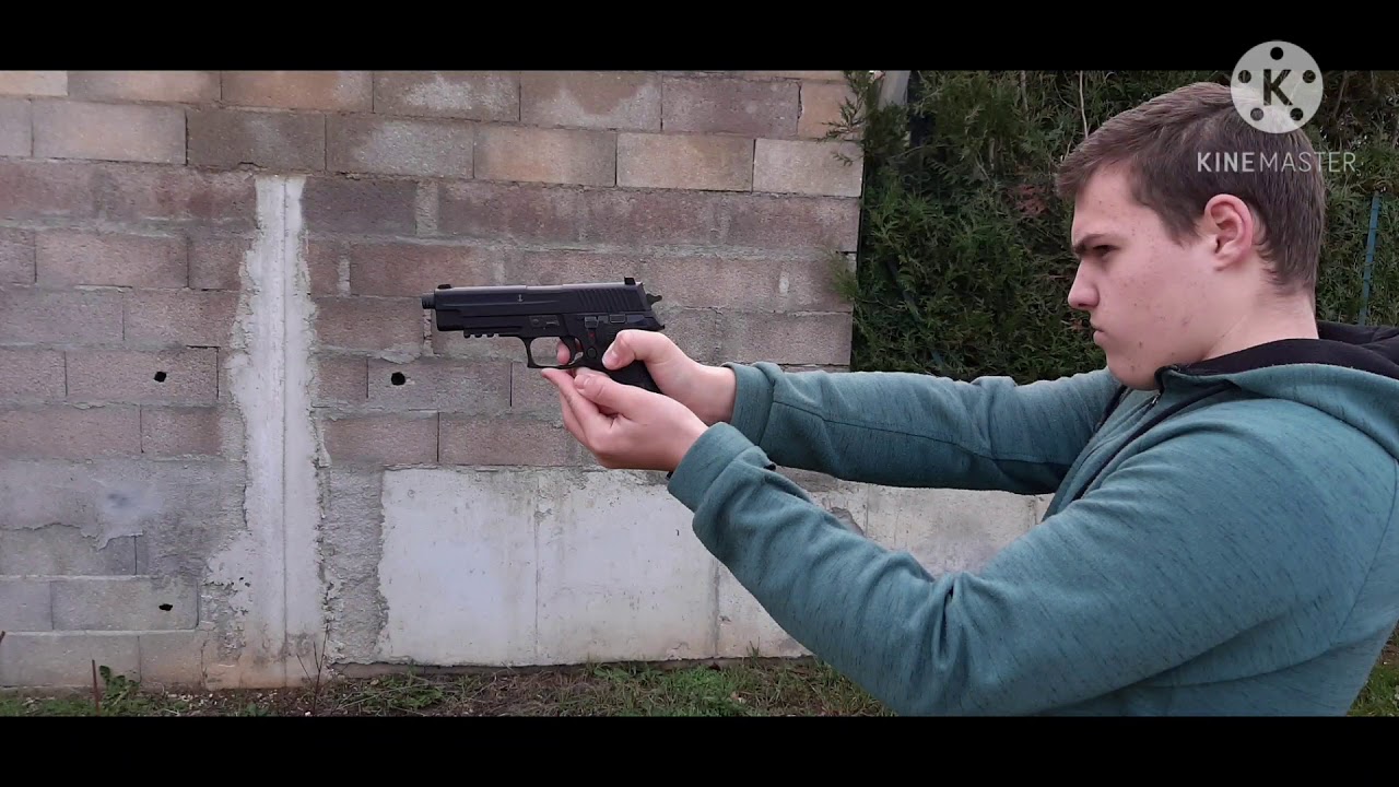 Pr&eacute;sentation de trois pistolets &agrave; plomb.