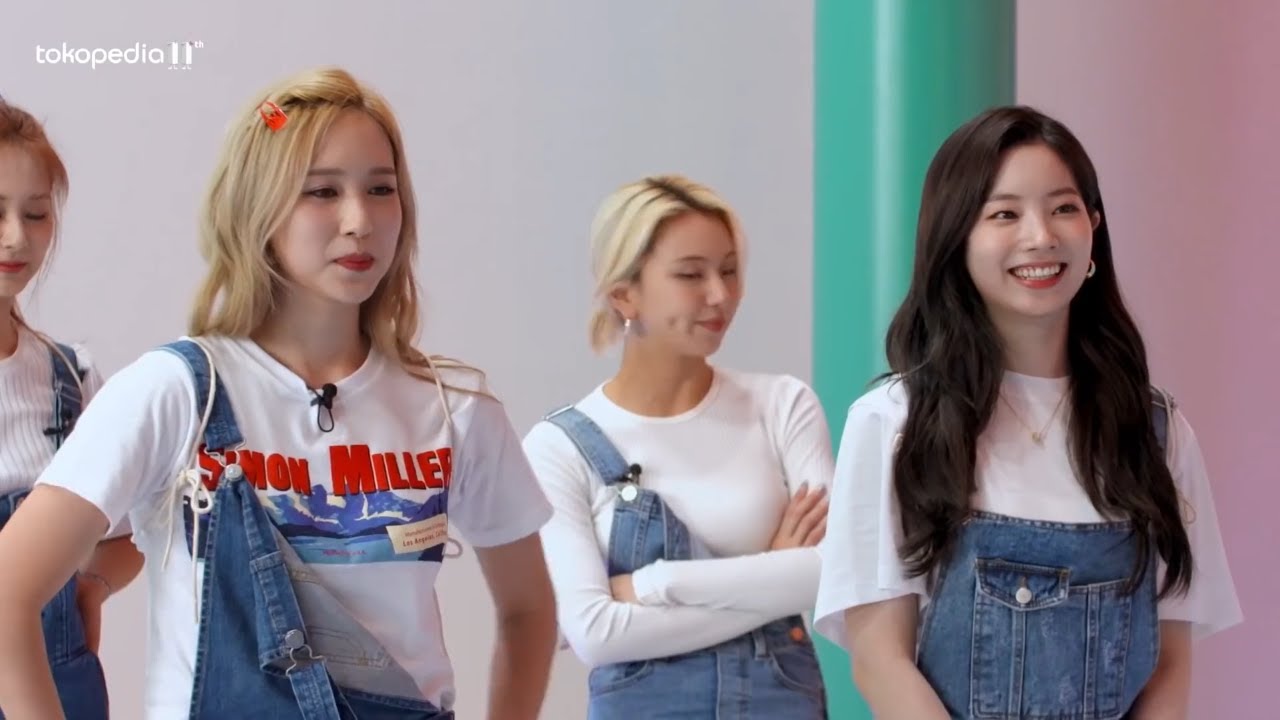 [SUB ESP] Tokopedia x TWICE  Game Tebak Kota Indonesia