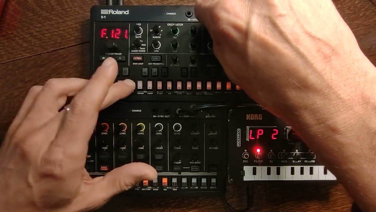 Massive Attack tribute, Roland aïra compact T-8 & S-1, Korg NTS-1