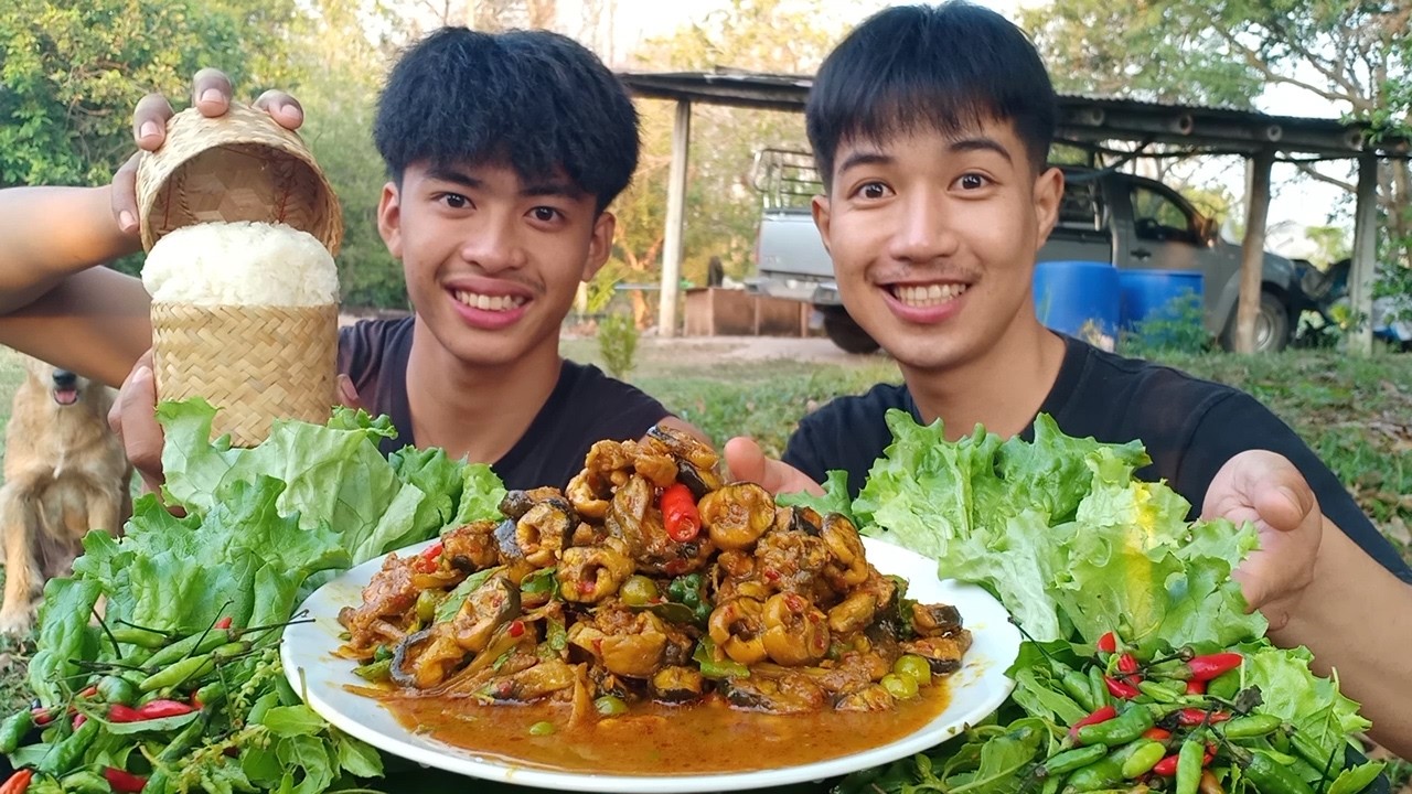 ผัดเผ็ดปลาไหลรสเด็ดมาแล้ว มากินข้าวด้วยกันนะครับอร่อยมากกก.