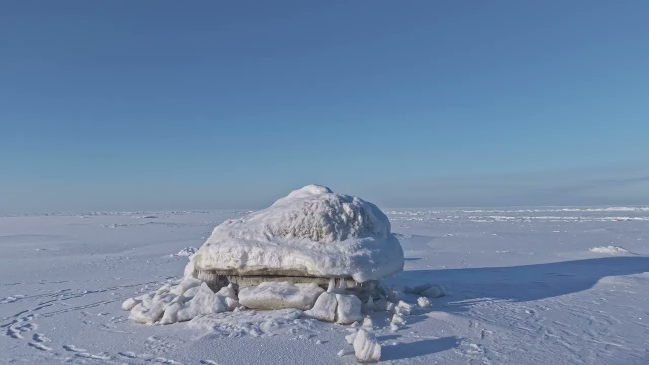 Тишина, которая дышит льдом. Vaikus, mis hingab jääst. Silence That Breathes Ice. 4K Drone Video.