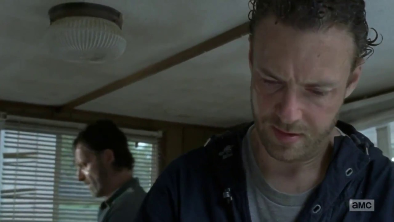 The Walking Dead - Someone spies on Rick and Aaron.