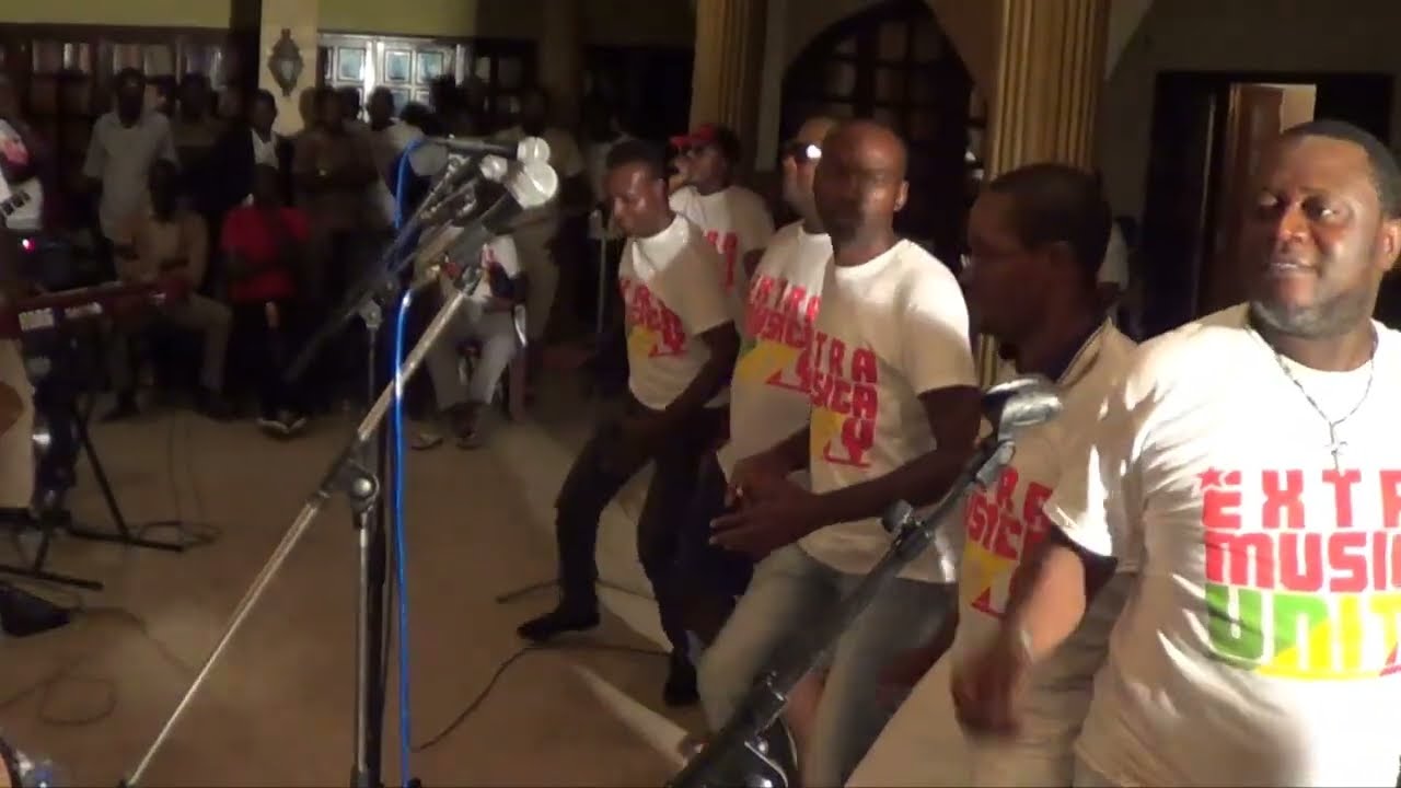 FARA-FARA NT: 1ERE TENTATIVE DE REUNIFICATION D'EXTRA-MUSICA LES COULISSES D'UNE REPETITON INEDITE