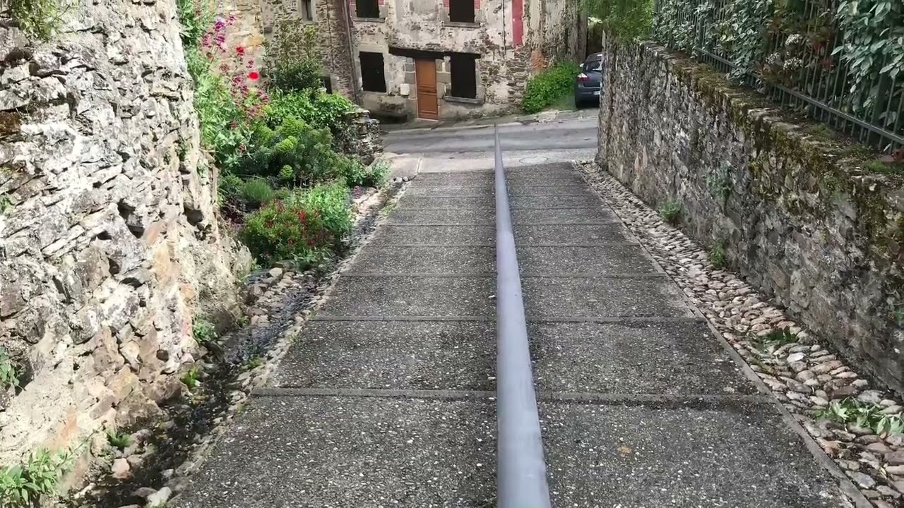 saint benoit du sault .village de france .