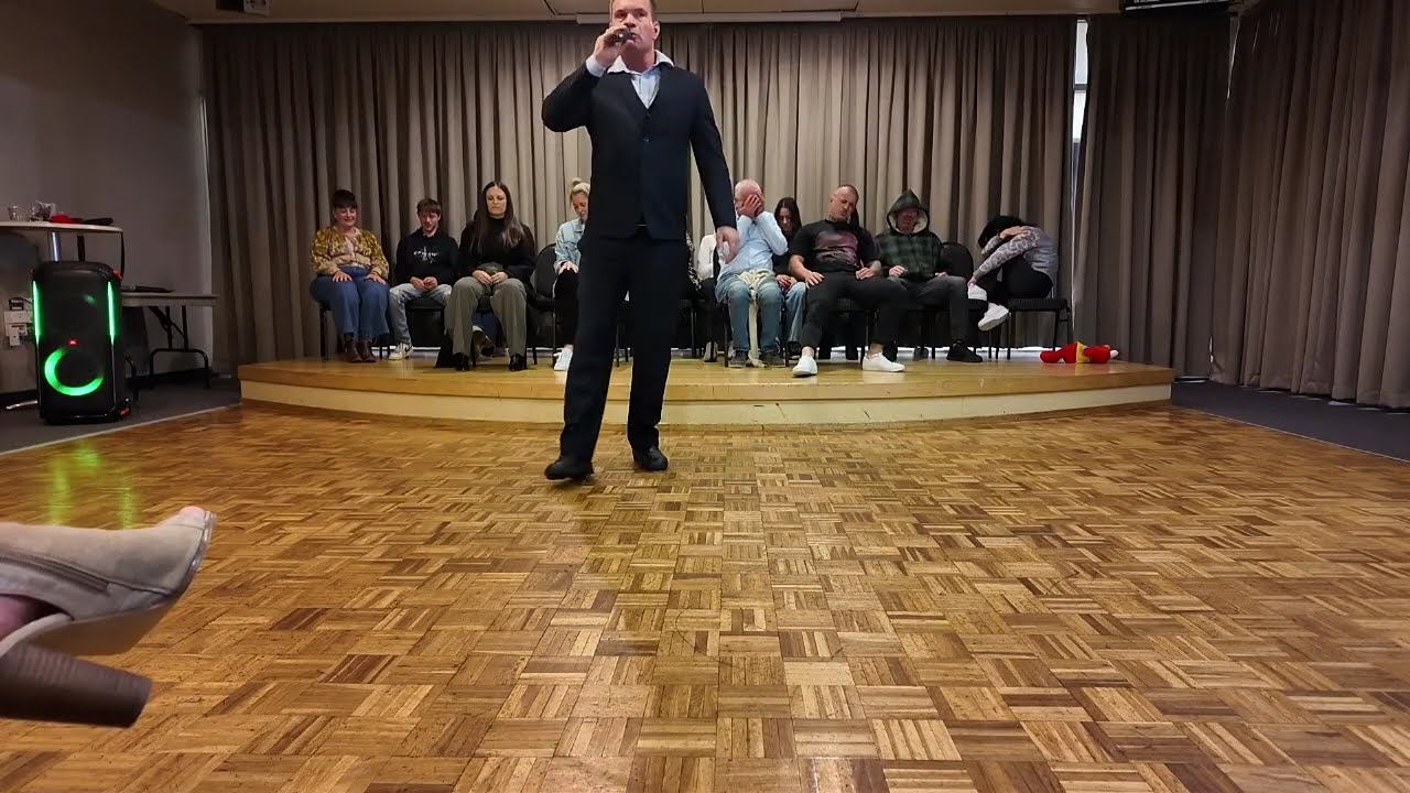 Rob Young Comedy Hypnotist - Toukley Part 1