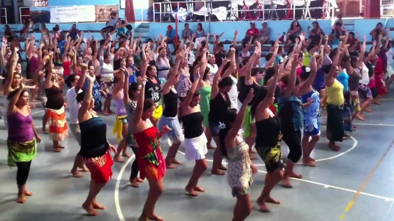 Tapati Rapa Nui 2012 - Ensayo adultos Lili Paté