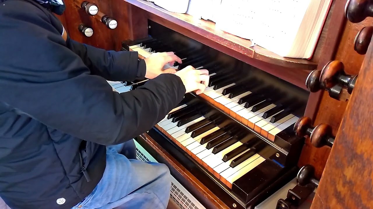 GL 239: Zu Bethlehem geboren (Improvisation zur Kommunion)