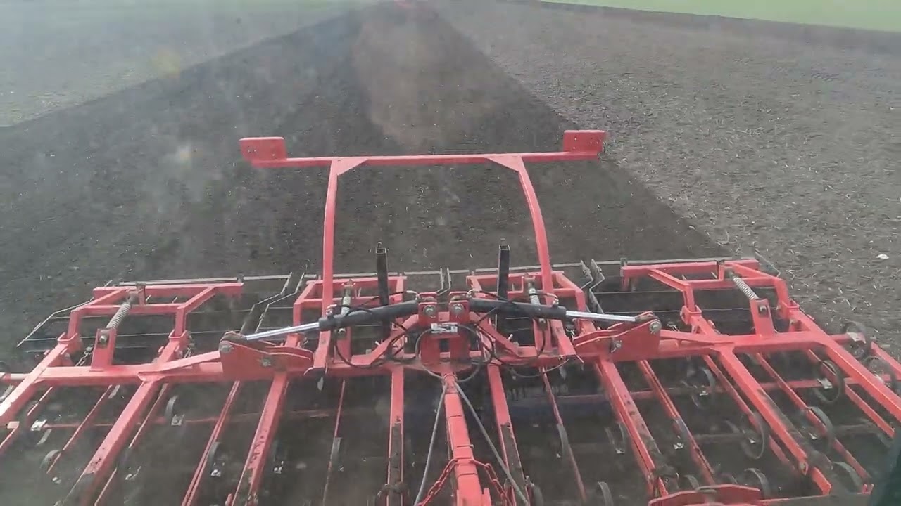 Deutz Agrotron 130 mit 5,1m Federzinkenkultivator Agro-Factory