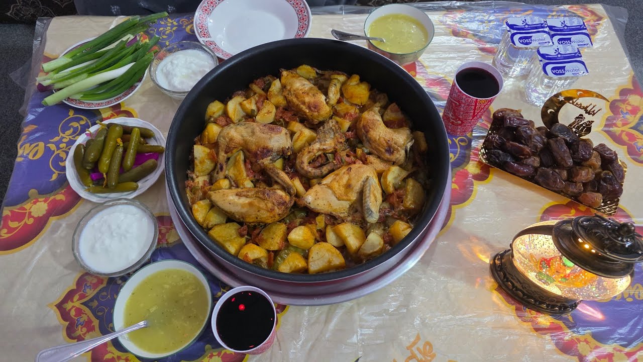 افطارنا بآخر يوم من شهر رمضان المبارك🌙صينية بطاطا بتشهي😋😘 تقبل الله الطاعات🤲 وكل عام وانتم بالف خير💐