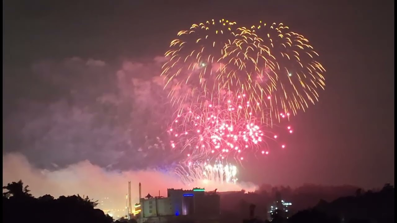 📆2025、12、31 📍高雄義大跨年煙火