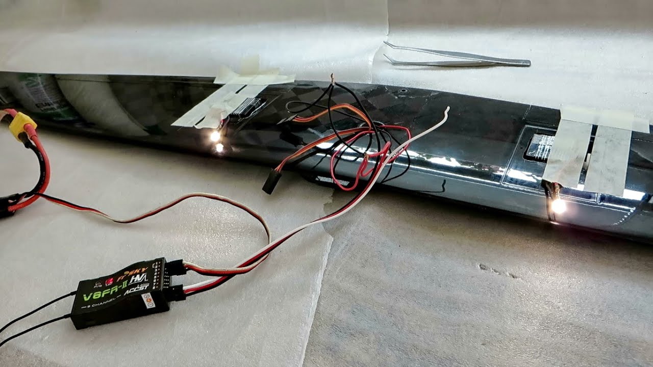 Teil 7: F5D Pylon LP1.1 SpreadTow HJK Speedwings / Die Tragfläche mit Servos und LED´s *HD*