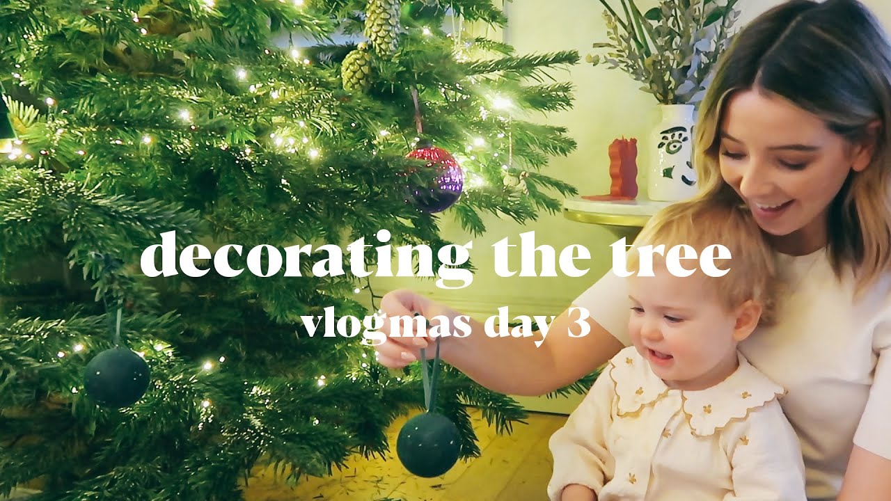 Украшение ёлки ​​и реклама прогулки с рождественскими огнями | Vlogmas, день 3